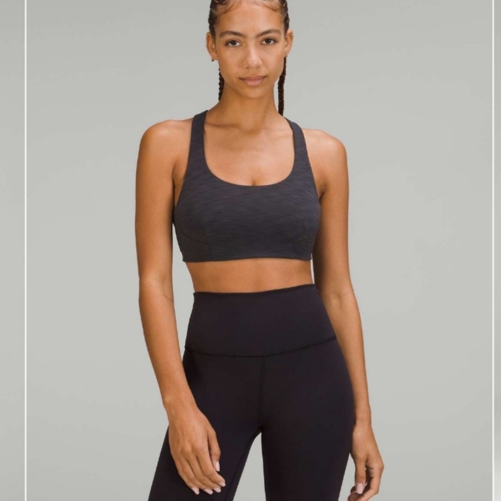 Lululemon Wunder Train sports bra and leggings size 4
Heathered Graphite Grey